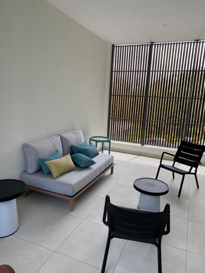 Eastern Blue Beachfront Luxury Apartment Poste Lafayette エクステリア 写真