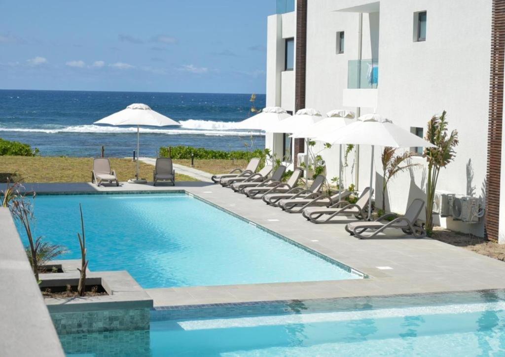 Eastern Blue Beachfront Luxury Apartment Poste Lafayette エクステリア 写真