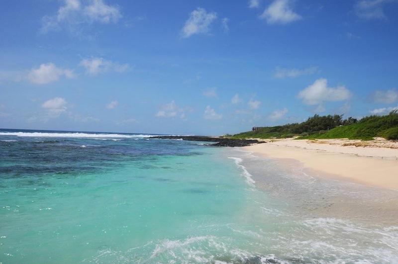 Eastern Blue Beachfront Luxury Apartment Poste Lafayette エクステリア 写真
